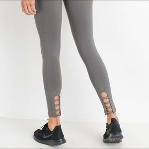 Mono B Criss across leggings small BNWT